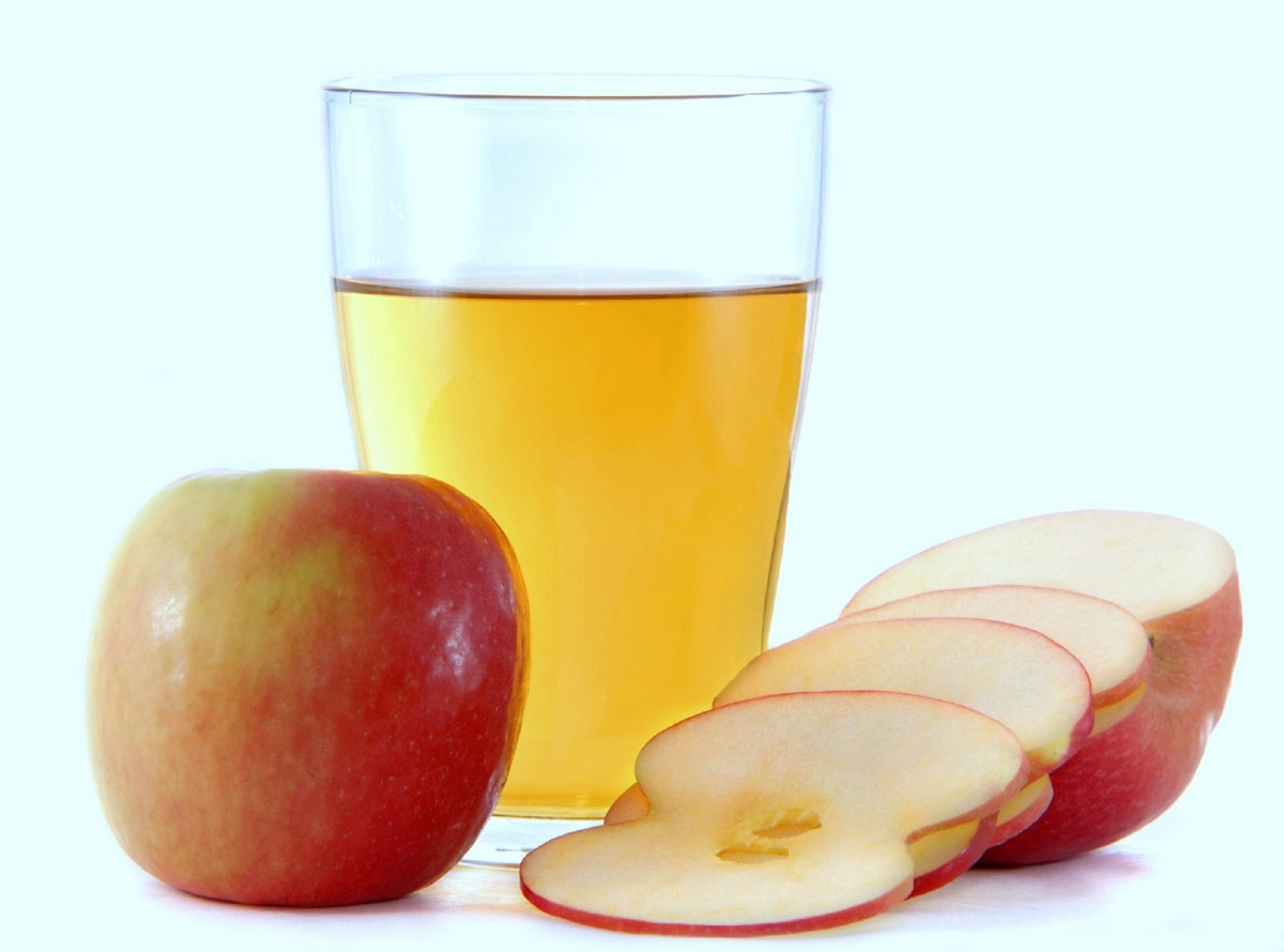 Nước ép táo giúp bù nước cho cơ thể con người